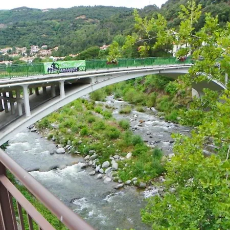 Douillet Avec Vue Sur La Montagne A Les Bains 35 M²