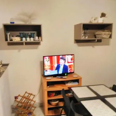 Douillet Avec Vue Sur La Montagne A Les Bains 35 M² Apartment *